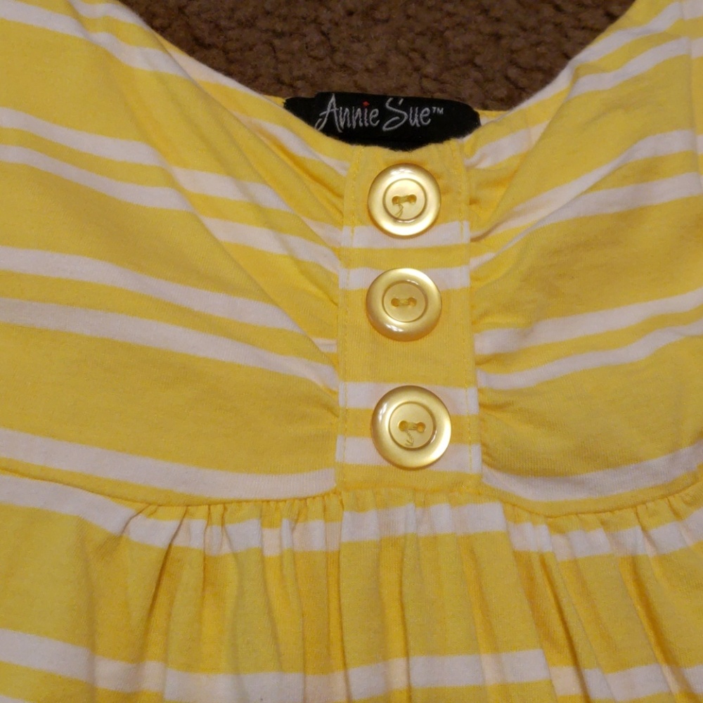 sleeveless - Picture 2 of 2